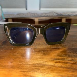 Wayfarer-style sunglasses, Olive green.